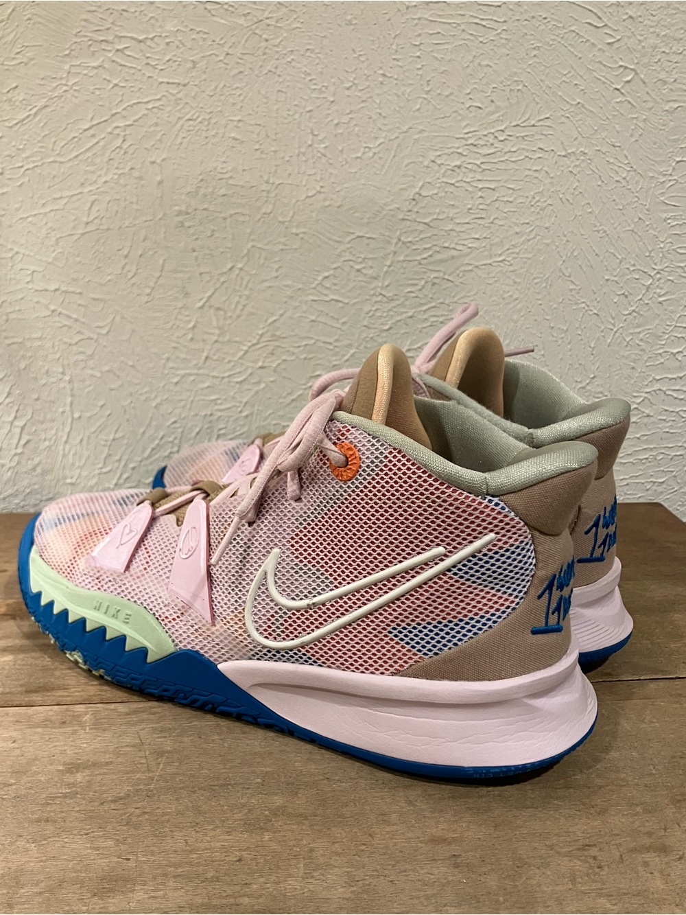 Nike Kyrie 7 ‘1 World 1 People’ Sneaker - Picture 4 of 12